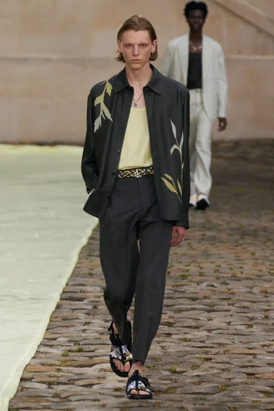 Look 38